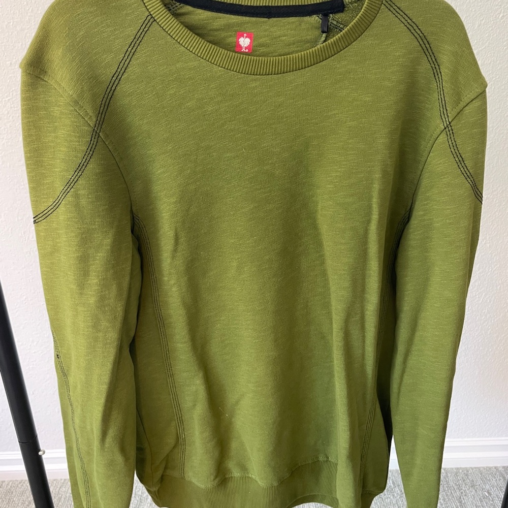 Classic Olive Men’s Crew Neck Sweater